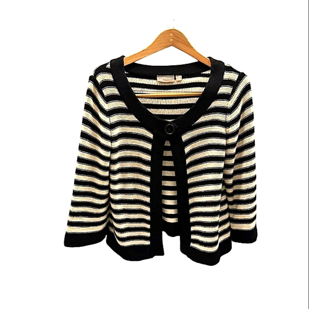CROFT & BARROW VINTAGE  BLACK AND WHITE  BELL SLEEVE CARDIGAN EUC - Picture 2 of 9